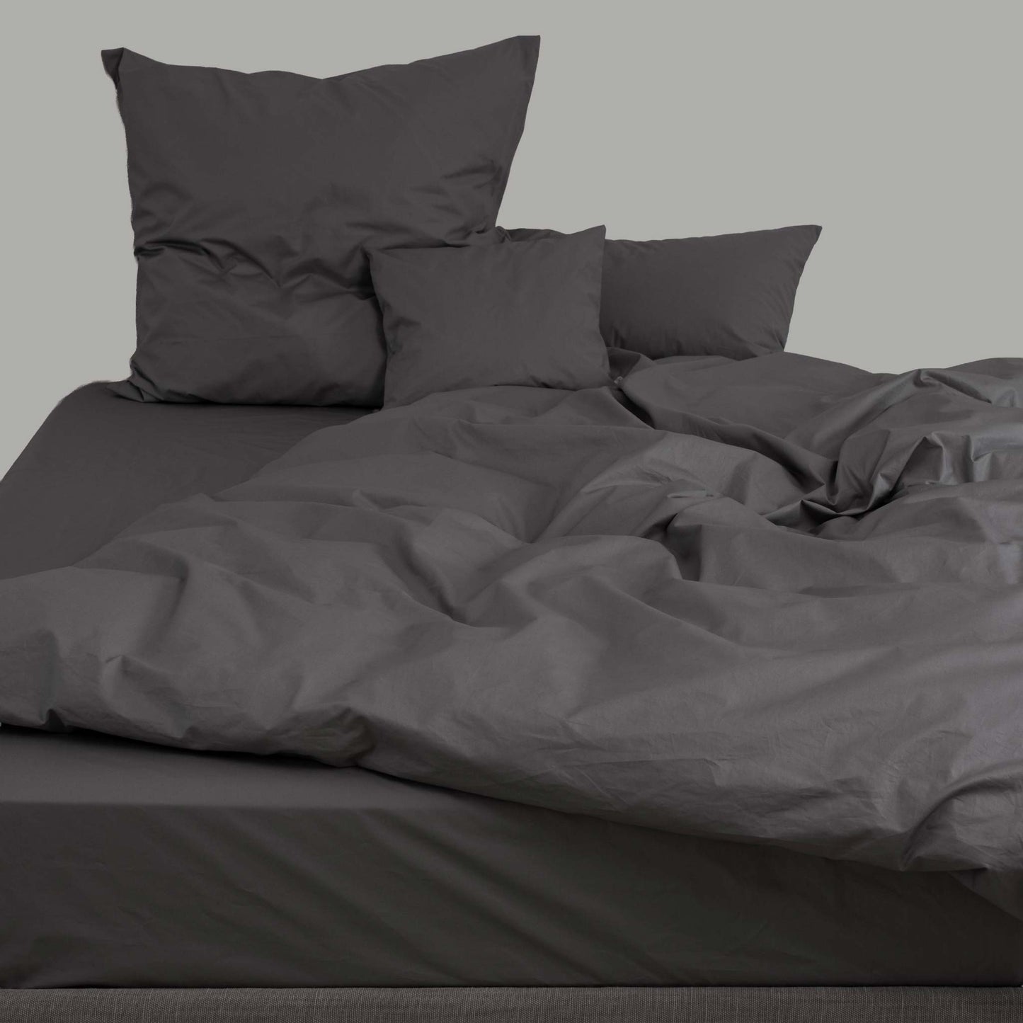 basic-bettwaesche-set-dark-grey