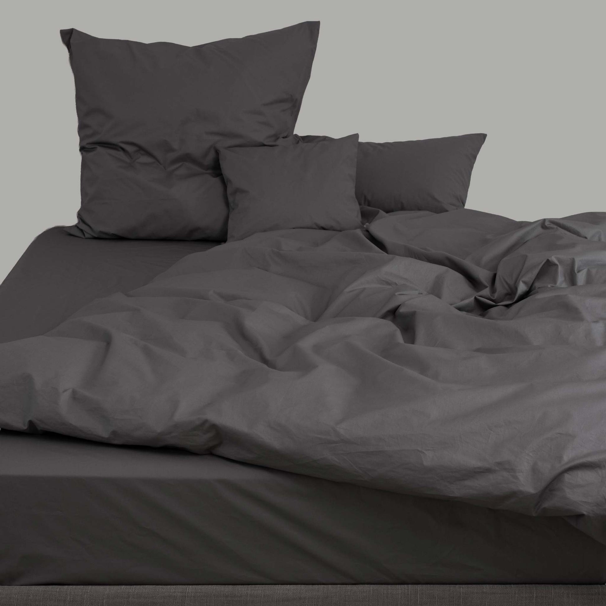 basic-bettwaesche-set-dark-grey